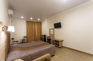 Гостевой дом Panorama Resort Кабардинка  Стандартный четырехместный номер-4